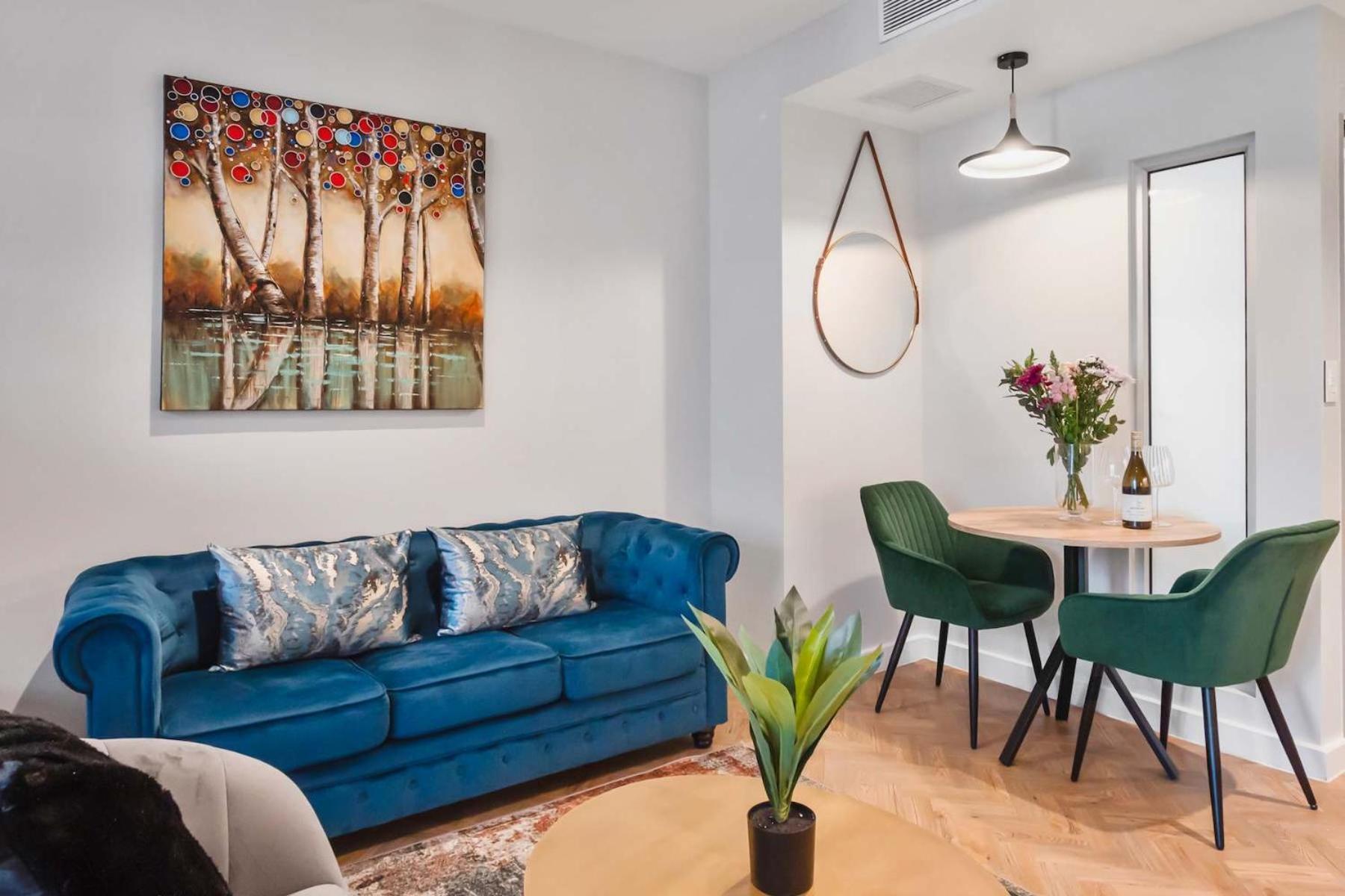 Foreshore Place With Table Mountain Views *